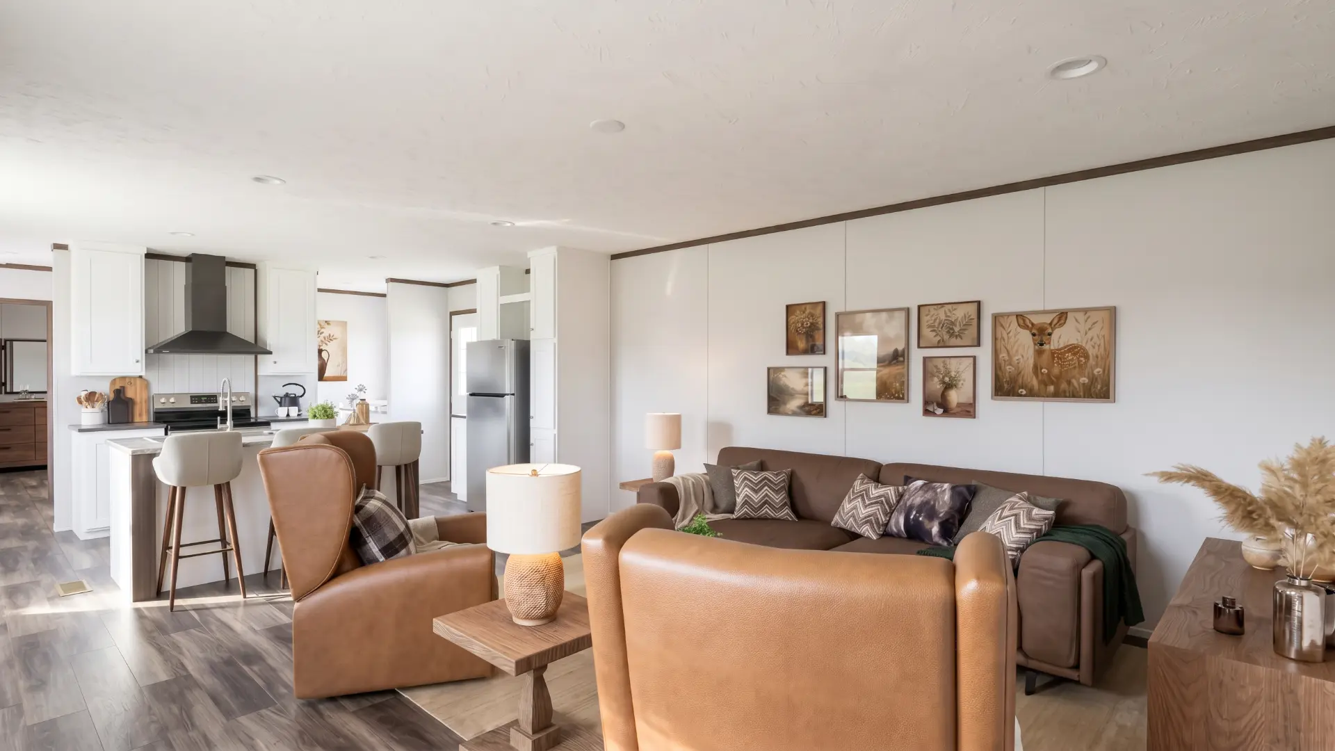 Sala abierta hacia la cocina en la casa móvil Sofía 16x76