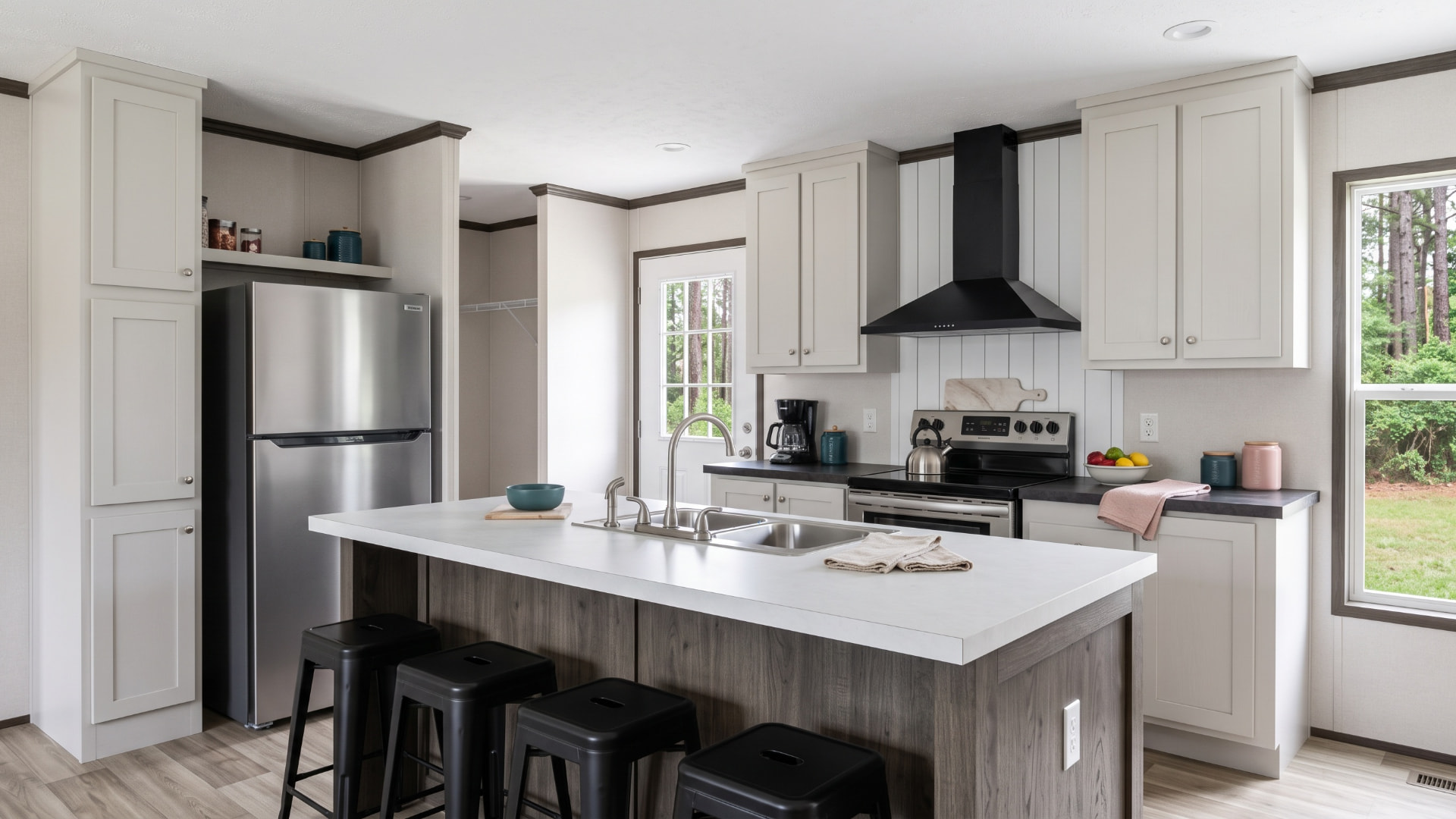 Cocina con isla de la casa móvil Alicia 16x76